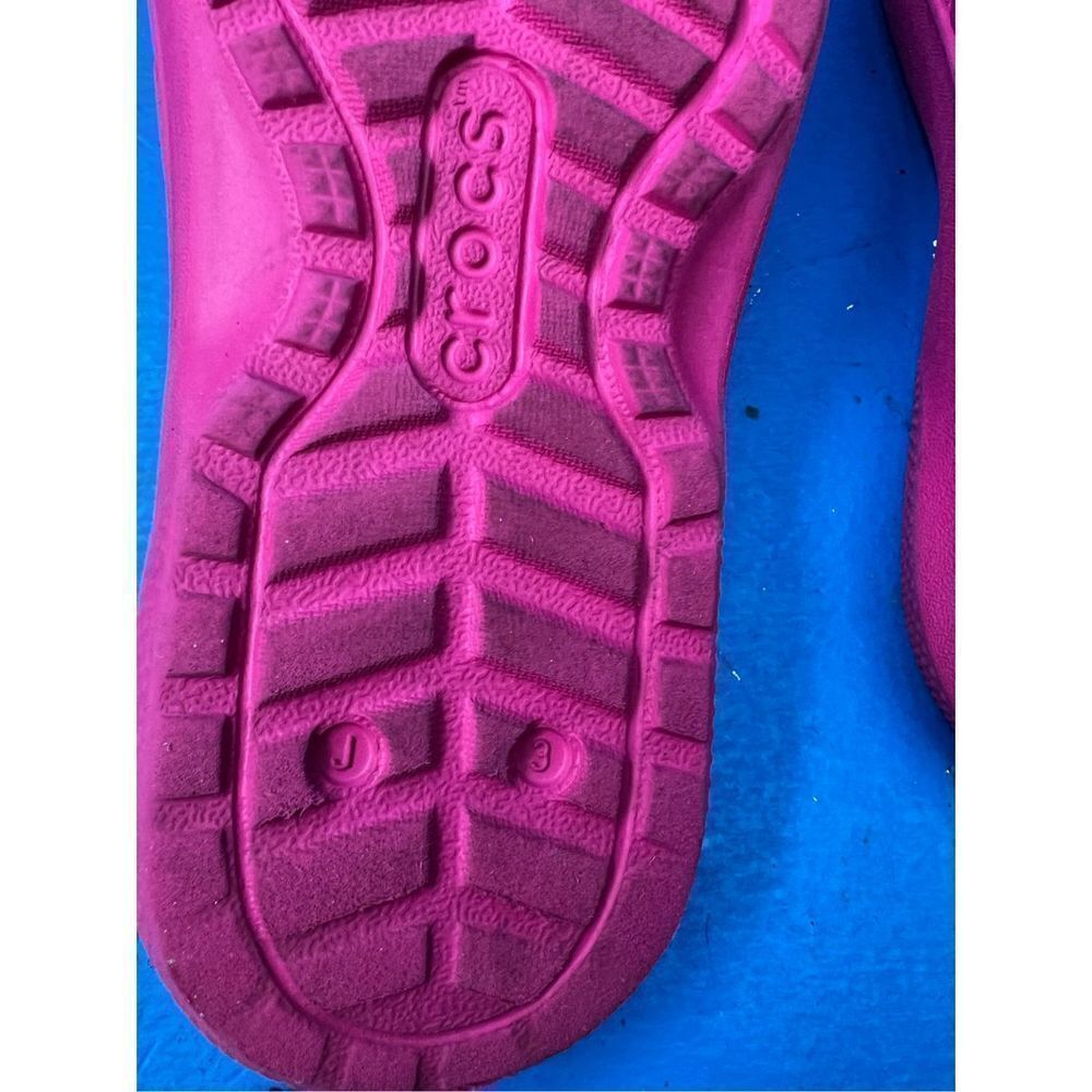 Crocs sandal size 3 - Picture 2 of 5